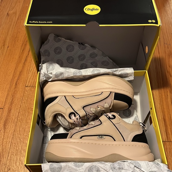 Buffalo Orcus SK8 (Beige) - New with Tags NWT - Save $ on Interntl Shipping - Picture 8 of 8